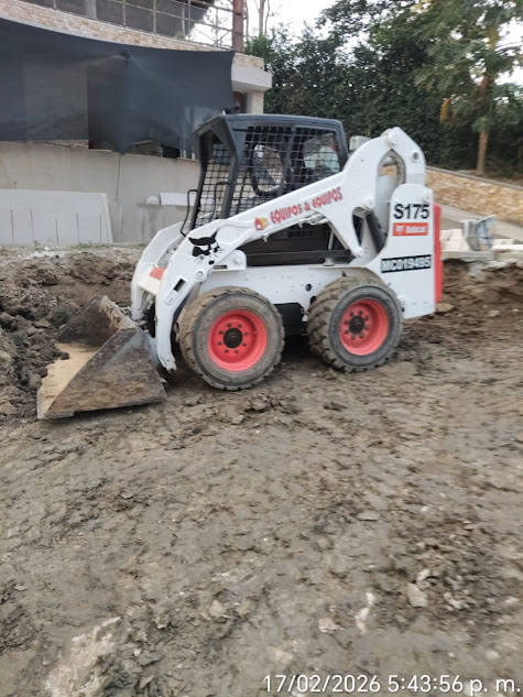 Minicargador Bobcat S175 de Equipos y Equipos trabajando en obra
